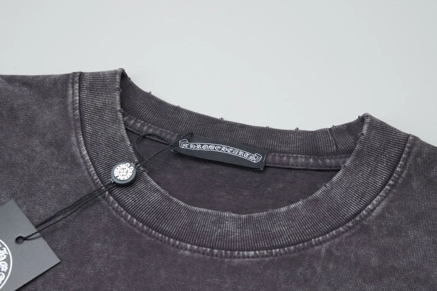 🅿️230 ✨CH✨🆕25SS spring and summer new style Crow ✝ embroidered short-sleeved frame Light luxury essential item for daily commuting for men and women Correct version Welcome to compare Detailed features · 280g 100% pure cotton double yarn jersey fabric · Custom dyed in the same vat, special thickened 32 count double-ply 1X1 thread · Imported Australian pearlescent diamonds✝patterns➕hardware nuts are stamped at high temperature. Ready-made garments are dyed and then faded and fried with snowflakes and frayed. Then washed to make them look old. General washing improves the effect · Double-needle sewing and seam-crossing process · Original main mark washed tag brand moisture-proof paper packaging Color: black/rock coffee/green/red/blue Size: S/M/L/XL